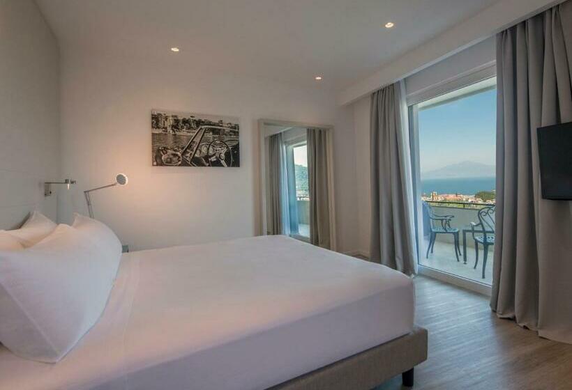 Полулюкс Вид на Море, Hilton Sorrento Palace