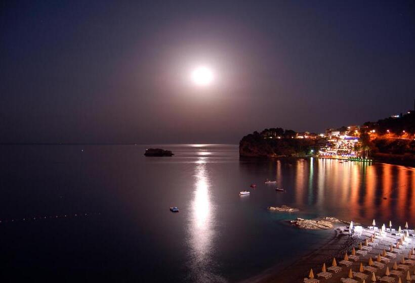 اتاق استاندارد با چشمانداز دریا, Lido Mediterranee