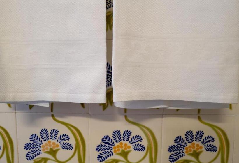 اتاق سه نفره سوپریور با چشمانداز دریا, Lido Mediterranee