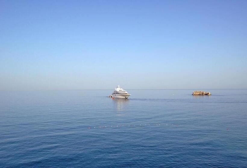 اتاق استاندارد با چشمانداز دریا, Lido Mediterranee