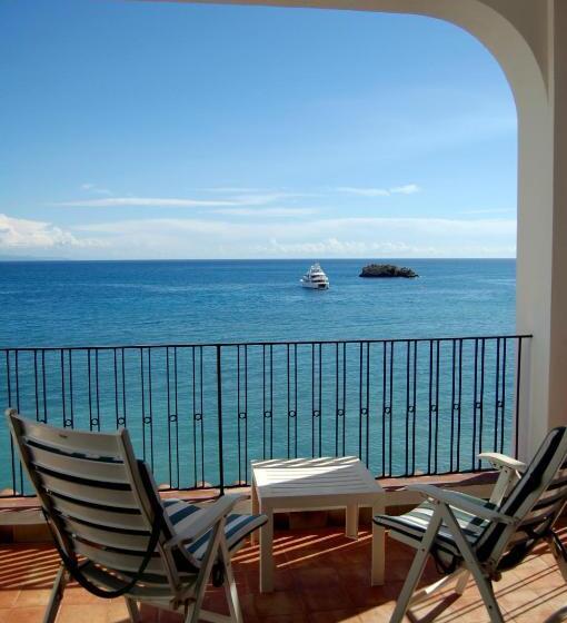 اتاق سوپریور با چشمانداز دریا, Lido Mediterranee