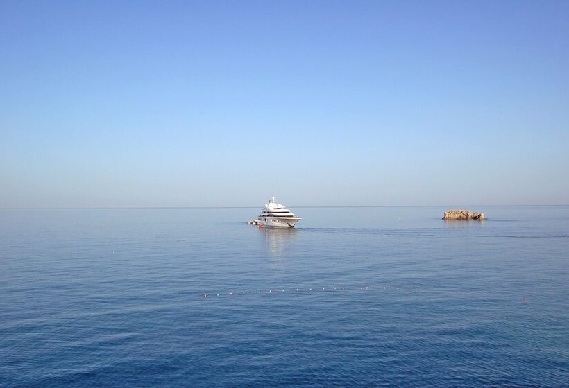 اتاق راحتی با چشمانداز دریا, Lido Mediterranee