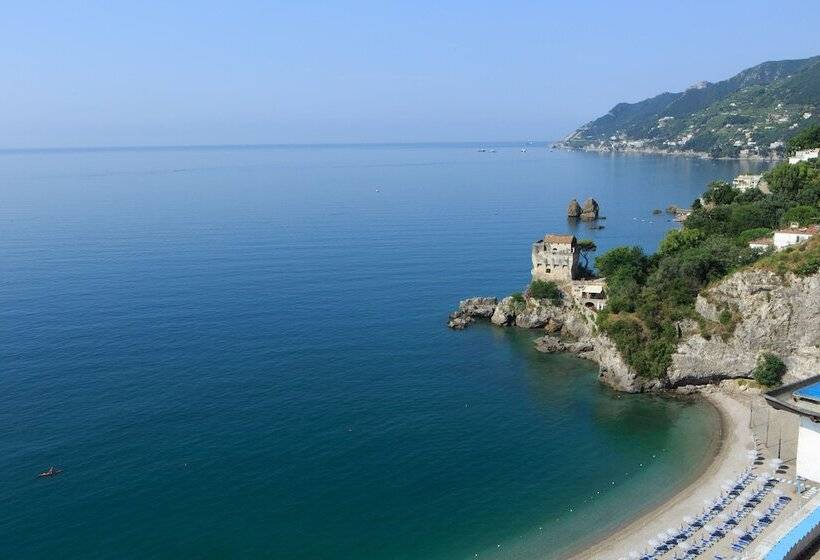 海景套房, Lloyd S Baia