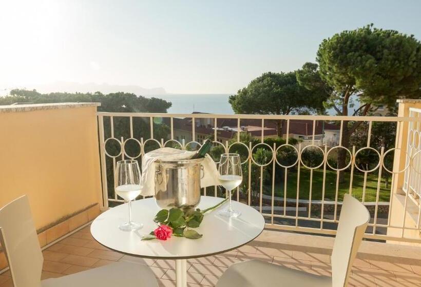 Семейный Номер Superior, Perla Del Golfo Resort