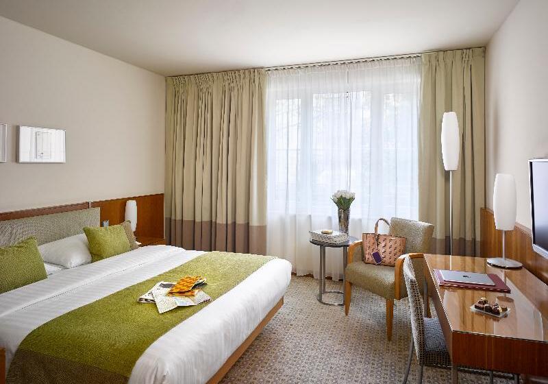 اتاق خانوادگی, Starhotels Majestic