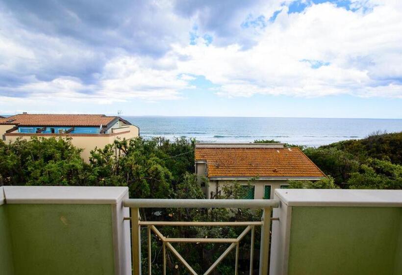 اتاق استاندارد با چشم‌انداز دریا, Villa Marcella