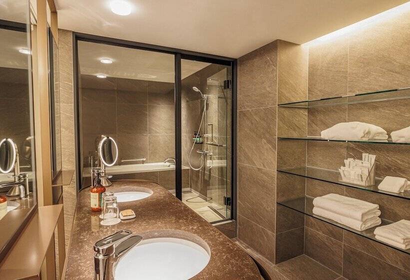 Premium Oda, Ana Crowne Plaza Hiroshima, An Ihg