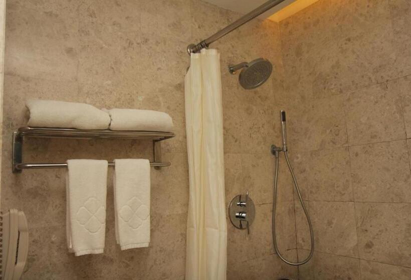 Номер Deluxe, Perdana Kota Bharu