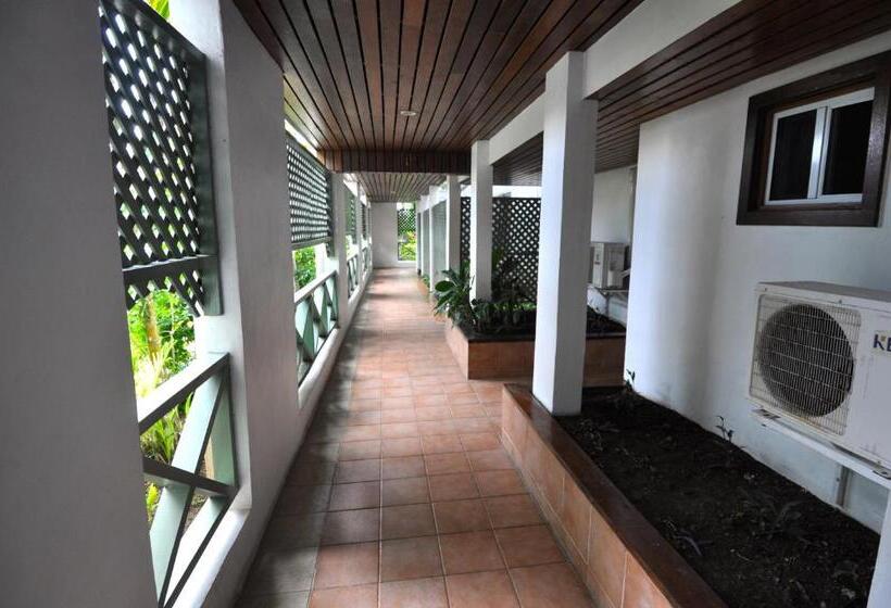 Номер Стандарт, Madang Resort