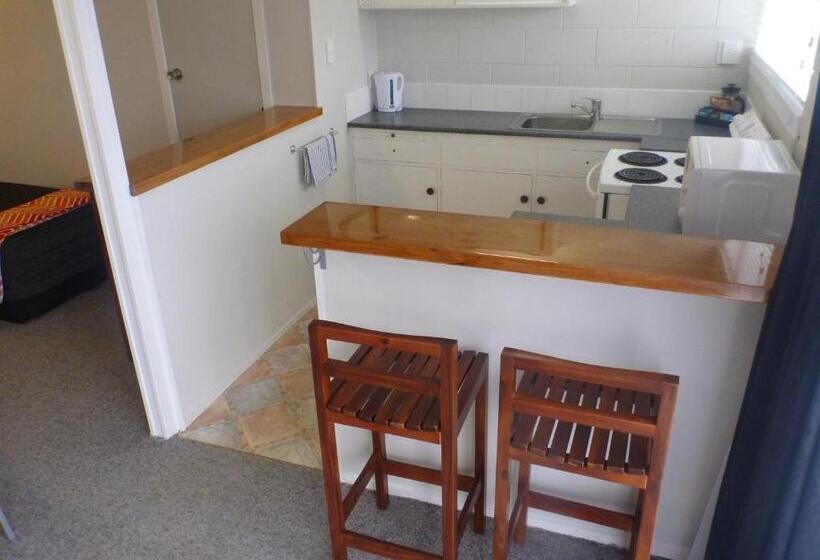 Апартаменты 1 Спальня, Fernleaf Motel