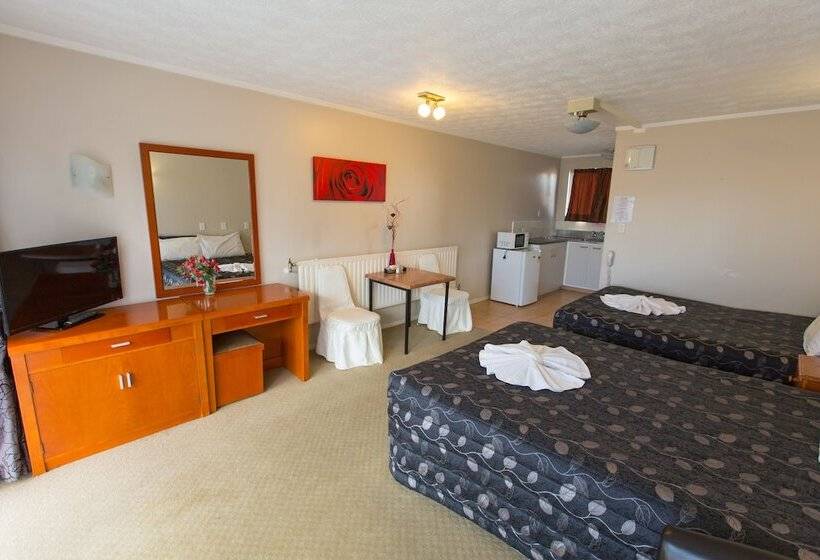 스탠다드 스튜디오, Gateway International Motel