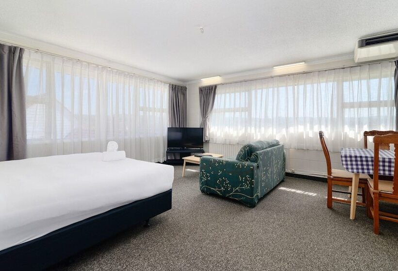 Люкс, Thermal Oak Motel