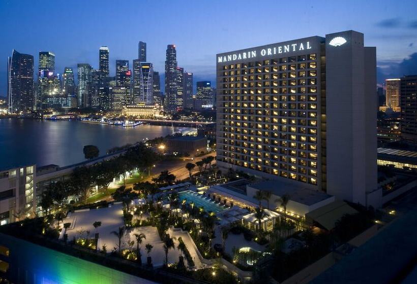 اتاق استاندارد با چشم‌انداز دریا, Mandarin Oriental Singapore