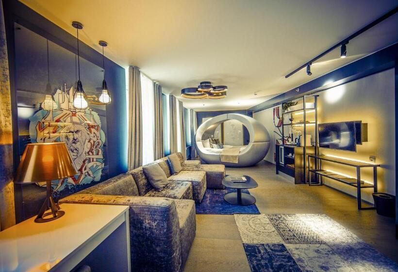 סוויטה, Klaus K