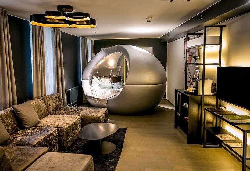 סוויטה, Klaus K