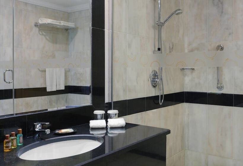 Апартаменты 4 Спальни, Sheraton Jeddah Hotel   Saudi Brothers Commercial Company Branch
