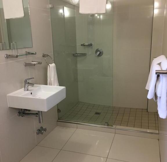 غرفة عائلية مطلّة علي البحر, Salt Rock Hotel And Beach Resort
