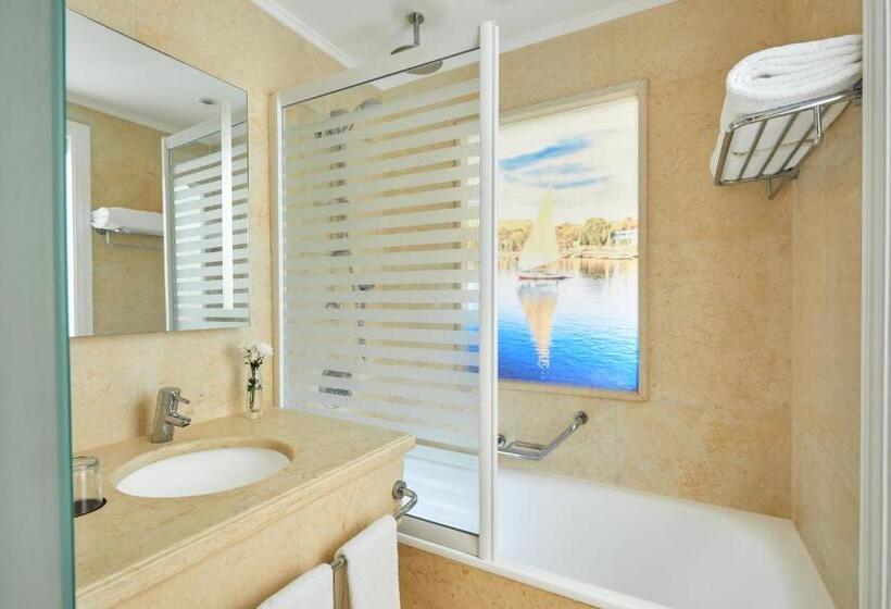 اتاق سوپریور با تخت بزرگ, Steigenberger Resort Achti
