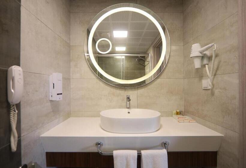 Deluxe Suite King Bed, Best Western Plus Khan