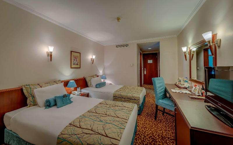 标准三人间, Best Western Plus Khan