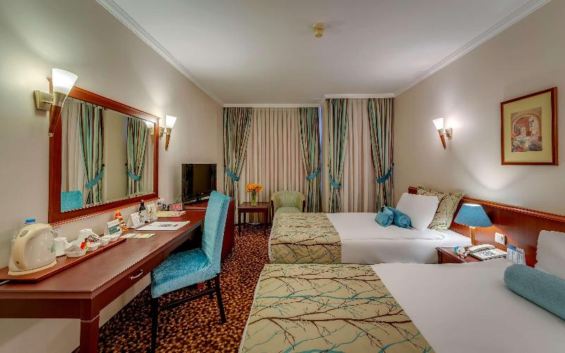 标准三人间, Best Western Plus Khan