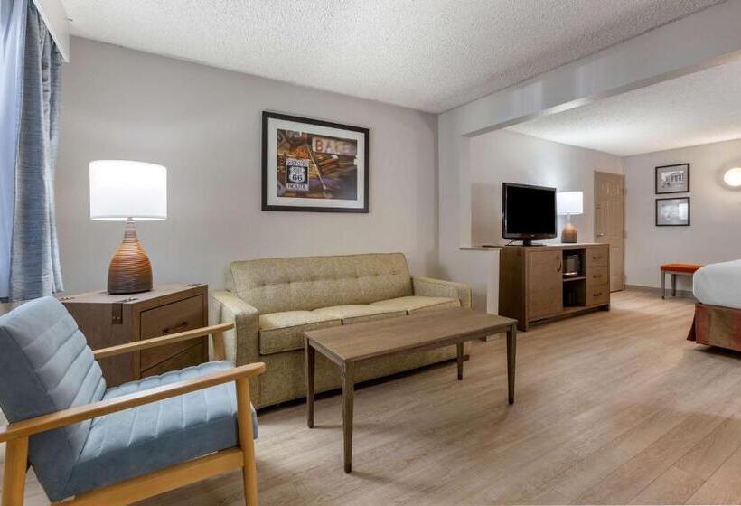 장애인을 위한 킹사이즈 침대 스탠다드 룸, Best Western Plus Kings Inn And Suites