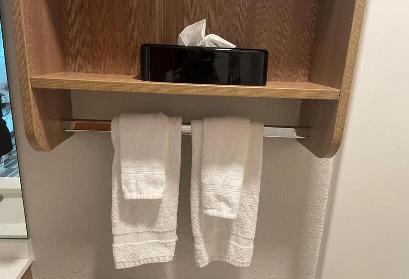 Люкс Адаптированный для Инвалидов, Microtel Inn & Suites By Wyndham Liberty Ne Kansas City Area