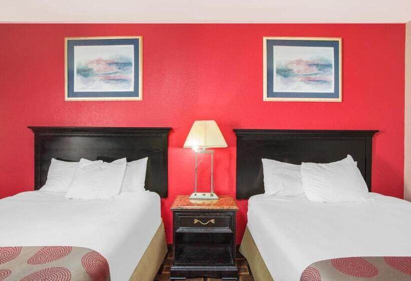 스탠다드 룸 더블 침대 2개, Ramada By Wyndham Edgewood Hotel & Conference Center