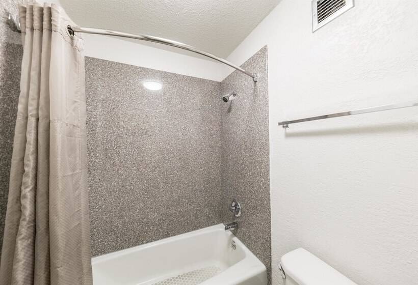 Номер Стандарт 2 Двуспальные Кровати, Motel 6oklahoma City, Ok  Bricktown