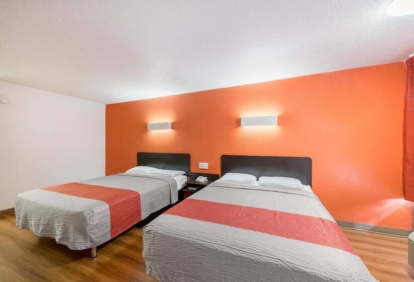 Номер Стандарт 2 Двуспальные Кровати, Motel 6oklahoma City, Ok  Bricktown