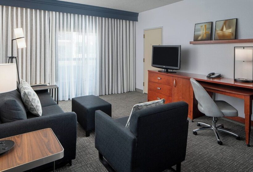 سوییت, Courtyard By Marriott Dulles Airport Herndon/reston