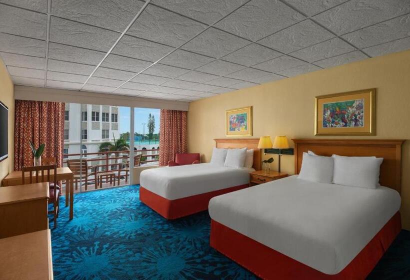 Номер Superior Вид на Бассейн, Dolphin Beach Resort