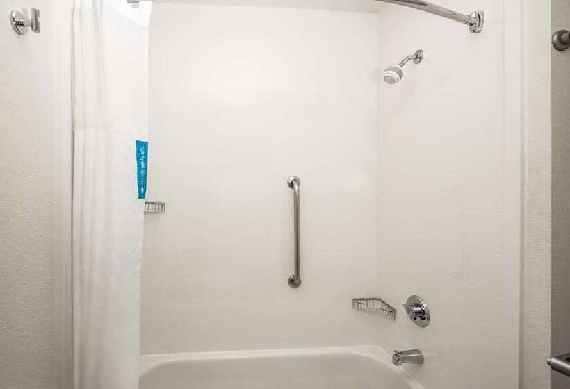 스탠다드 룸, Hampton Inn Newark Airport