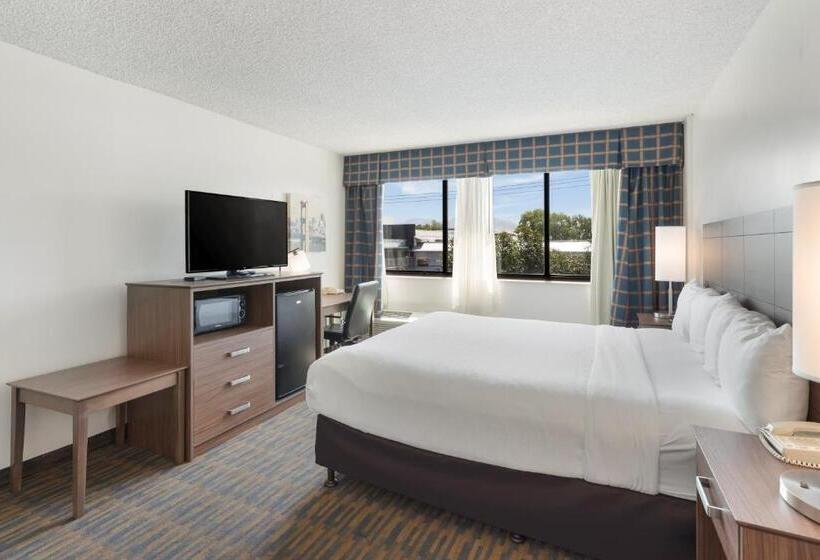 Номер Стандарт Кровать Кинг Адаптированный для Инвалидов, Clarion Hotel Concord Walnut Creek