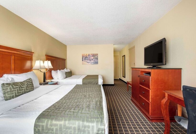 Номер Стандарт 2 Двуспальные Кровати, Best Western Plus Bridgeport Inn