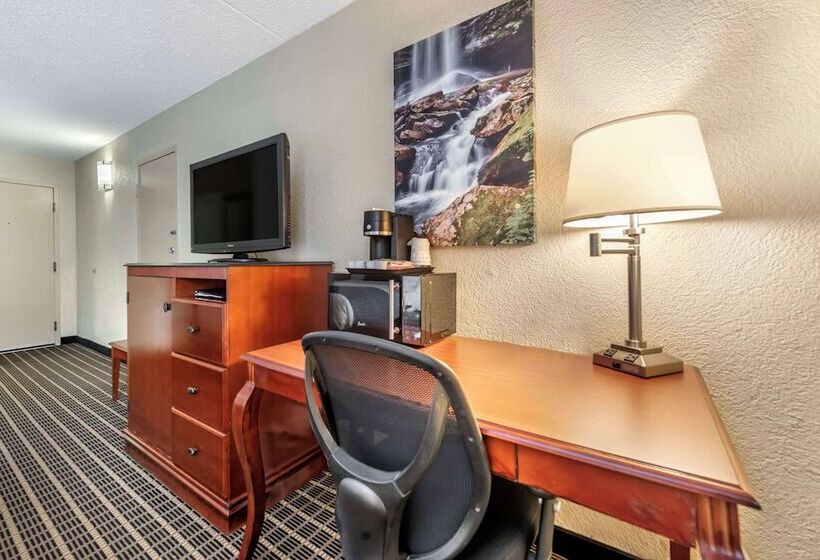Номер Стандарт 2 Двуспальные Кровати, Best Western Plus Bridgeport Inn
