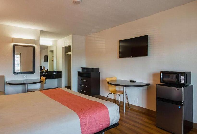 Номер Стандарт Кровать Кинг Адаптированный для Инвалидов, Motel 6savannah, Ga  Midtown