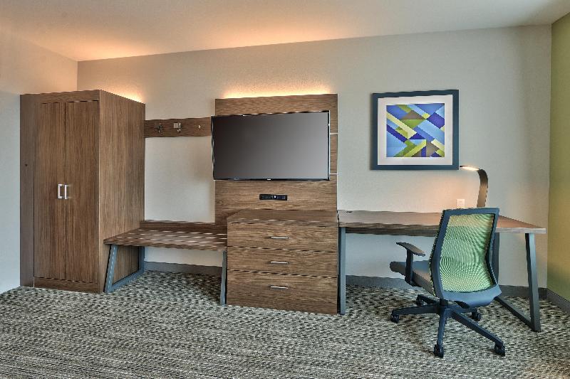 Номер Стандарт Вид на Озеро, Crowne Plaza Lake Placid, An Ihg