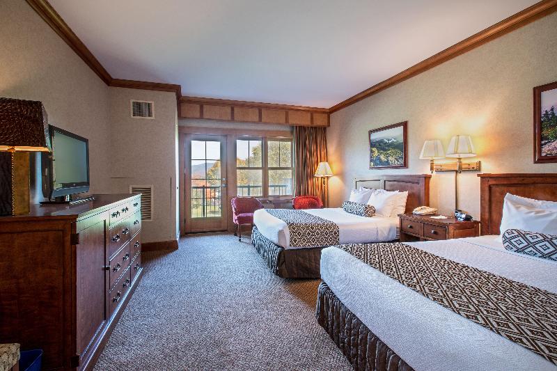 Номер Стандарт Вид на Озеро, Crowne Plaza Lake Placid, An Ihg