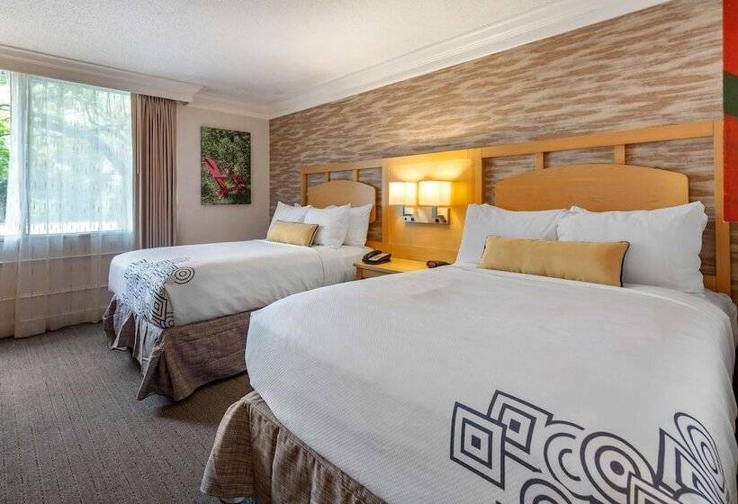 Номер Стандарт 2 Двуспальные Кровати, Best Western Plus University Inn