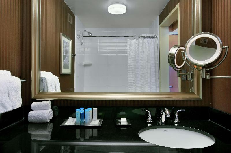 חדר סטנדרט עם מיטת קינג, Hilton San Francisco Financial District