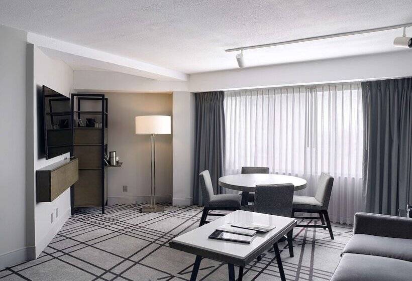 سوییت اجرایی, Hyatt Regency Louisville