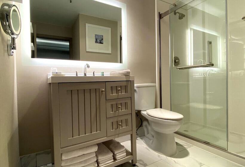 스탠다드 룸 더블 침대 2개, The Hub Middletown Red Bank  Best Western Signature Collection
