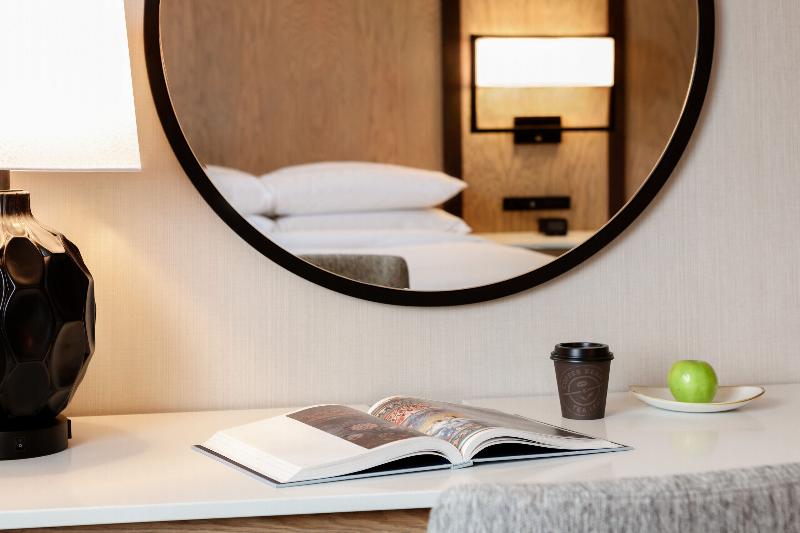 Стандартный Номер Кровать Кинг, Doubletree By Hilton Canton Downtown
