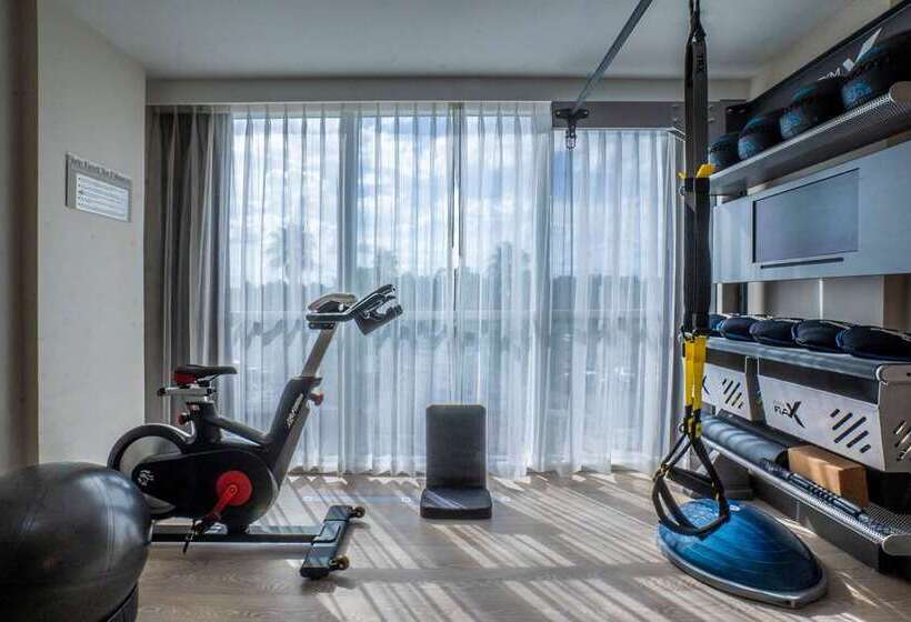 Стандартный Номер Кровать Кинг, Doubletree By Hilton Canton Downtown