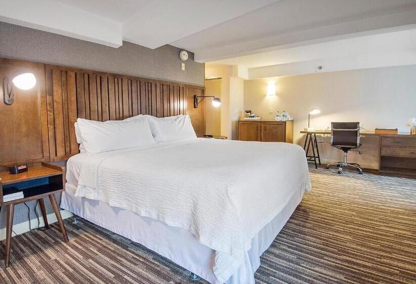 Люкс Кровать Кинг, Four Points By Sheraton Melville Long Island