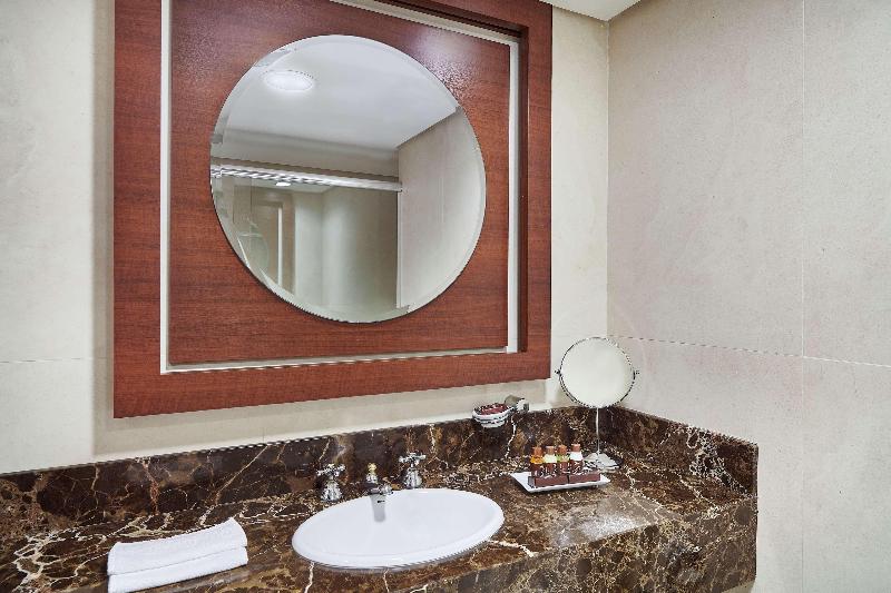 带大床的套房, Holiday Inn Express & Suites   Springfield North, An Ihg