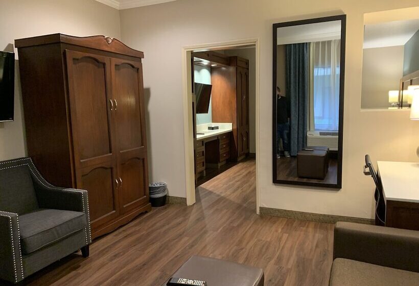 Люкс с гидромассажем, Mainstay Suites Orange County John Wayne Airport