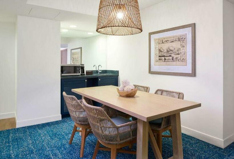 سوئیت کلاب, Outrigger Reef Waikiki Beach Resort