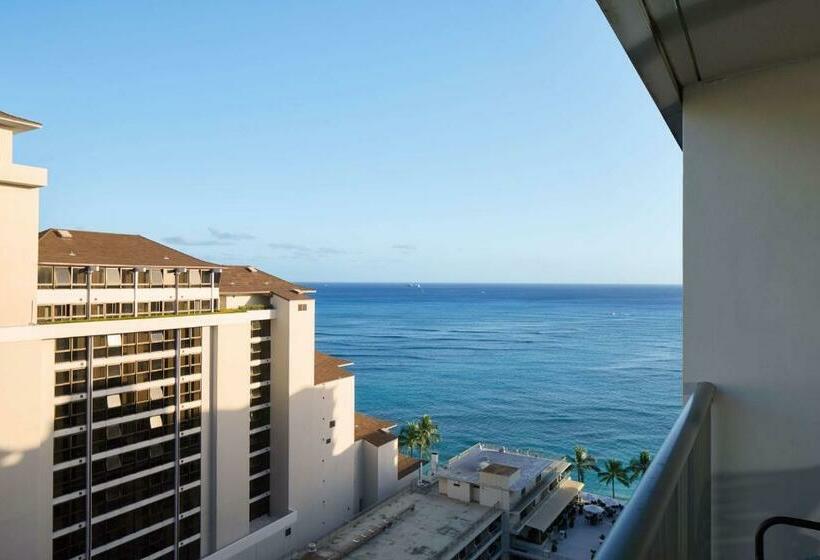 اتاق اساندارد با چشم‌انداز جانبی به دریا, Outrigger Reef Waikiki Beach Resort